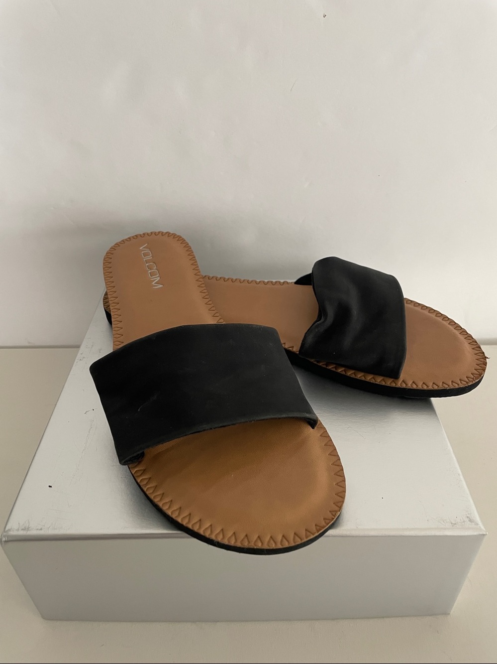 Volcom Black Slip On Flat Open Toe Slides Sandals Shoes